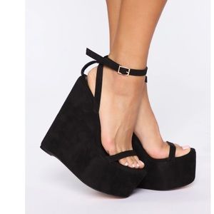 ‘Higher and Higher Wedge’-Black
